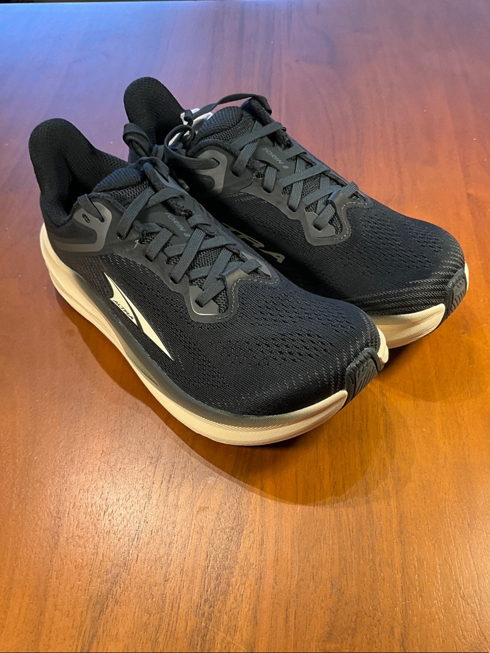 Altra Torin 8 Black and White women Running Shoes - Picture 2 of 4